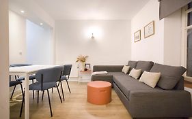 Apartamento Puerta del Camino 5 - PATIO y WIFI